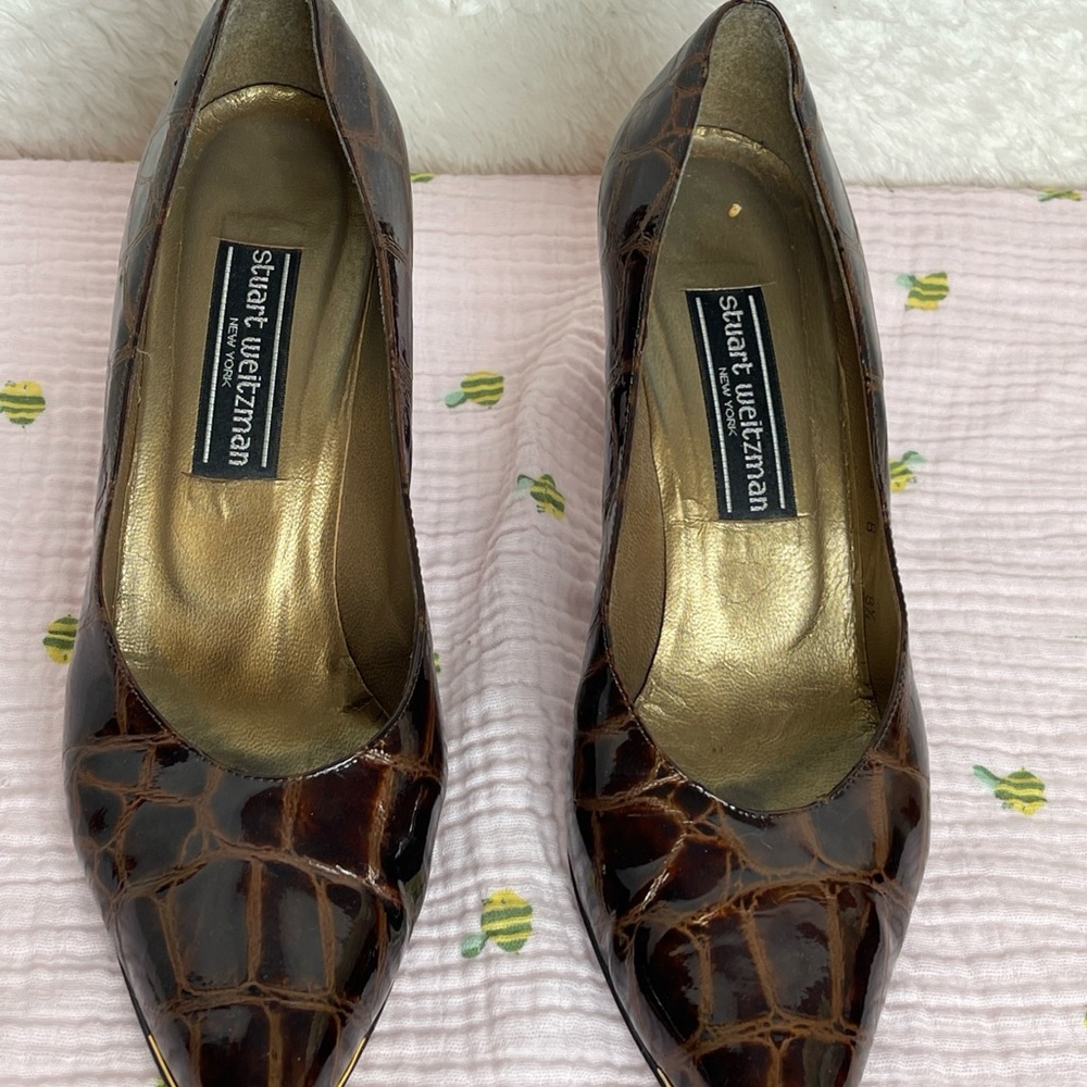 Stuart Weitzman Embossed Brown Patent Leather Pumps Size 8.5 - Picture 2 of 11